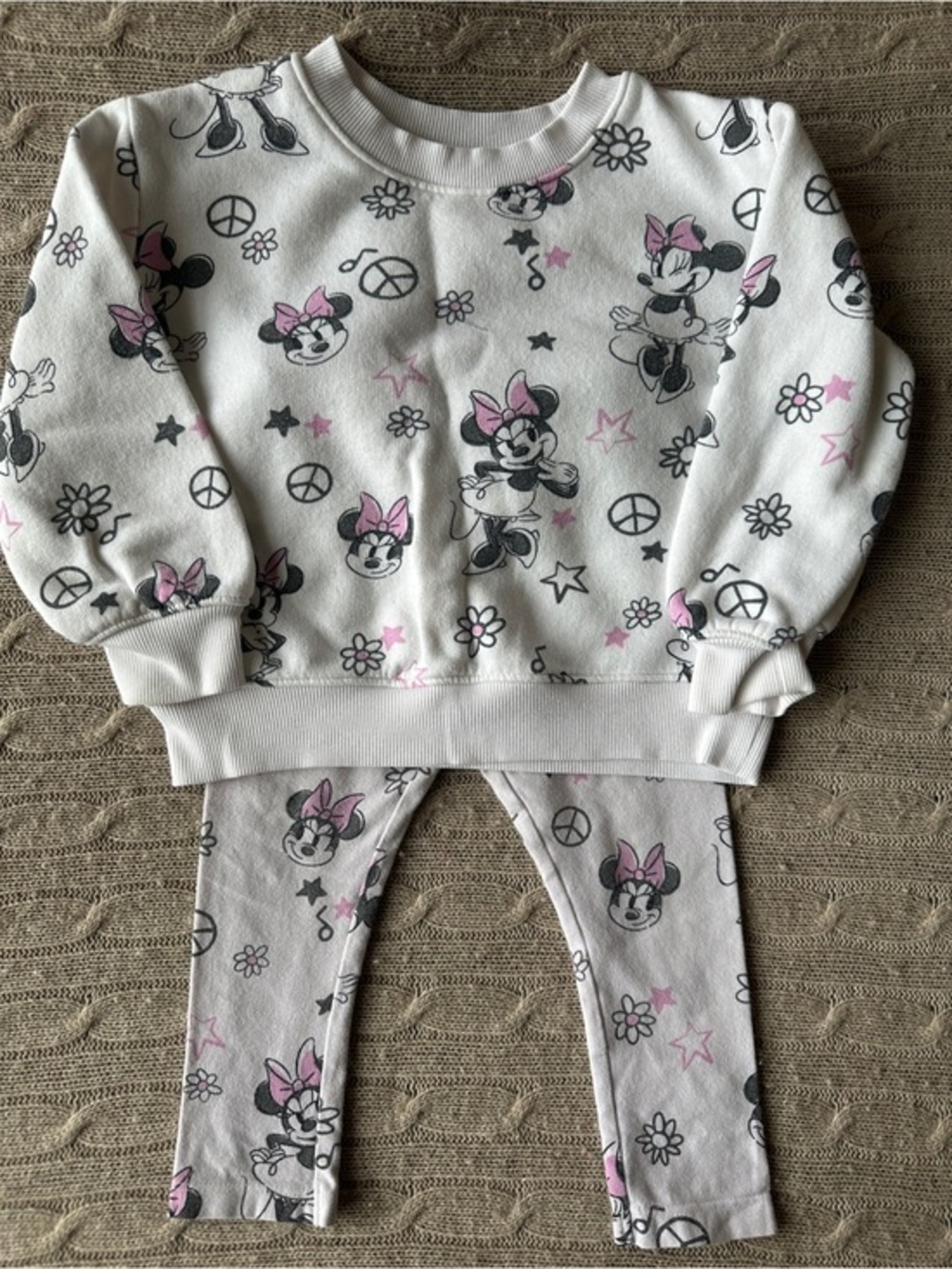 EUC Jumping Beans Toddler Girl Outfit Set: Minnie Mouse Sweatshirt, 2T